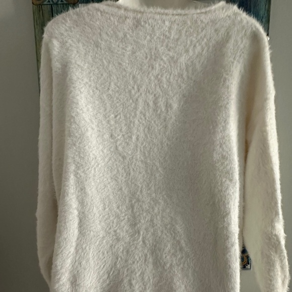 WHITE ROUND NECK SWEATER - Picture 4 of 5